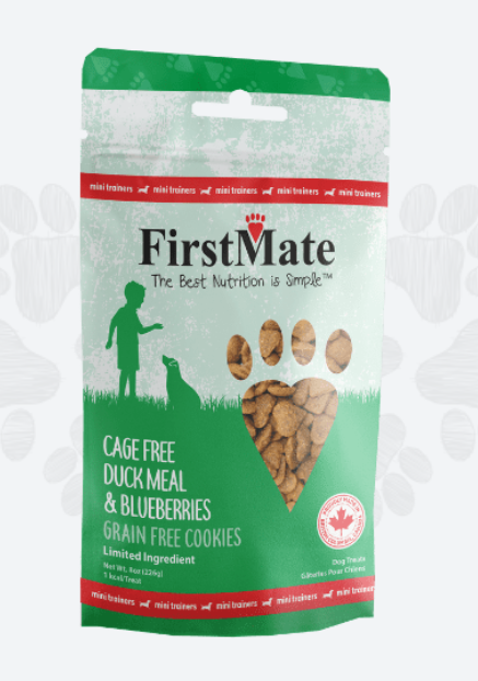 First Mate Cage Free Duck & Blueberries Mini Treats